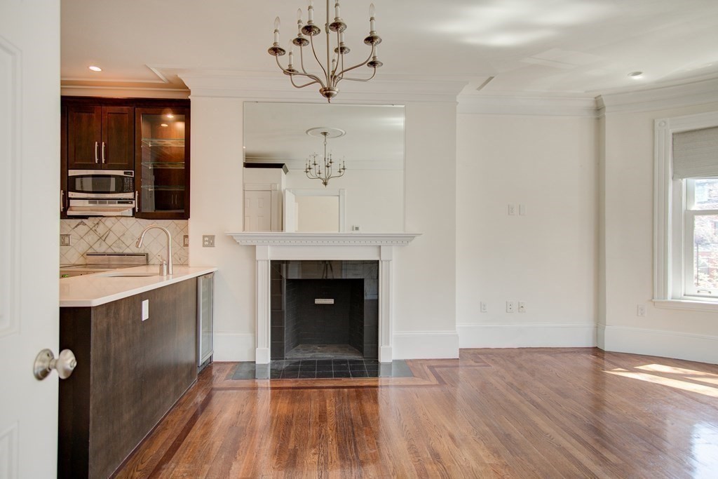 395 Marlborough St # 7 Property Photo 4