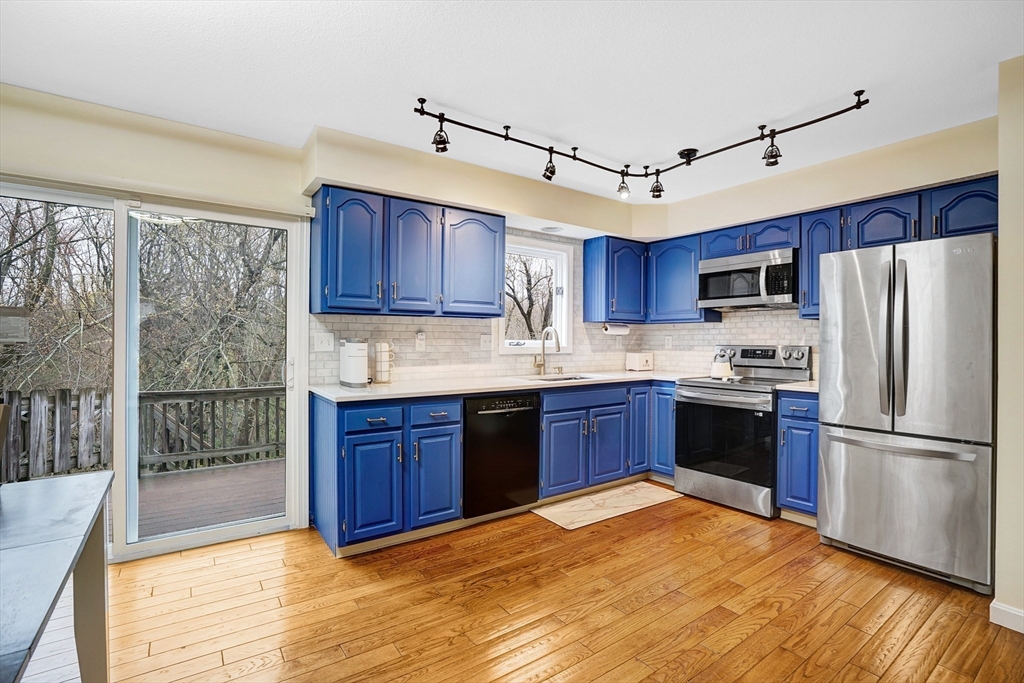 200 Lambert Ter # 11 Property Photo 6