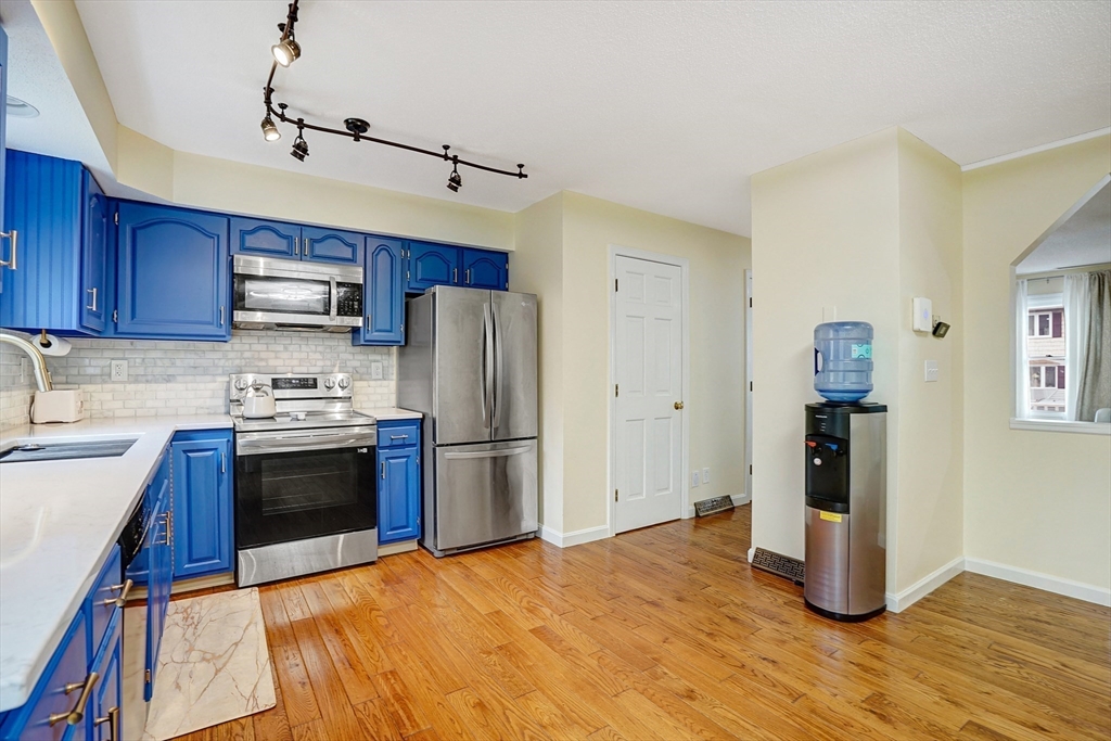 200 Lambert Ter # 11 Property Photo 7