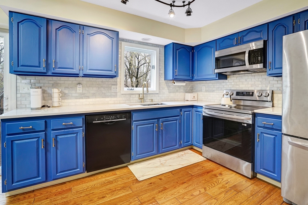 200 Lambert Ter # 11 Property Photo 8