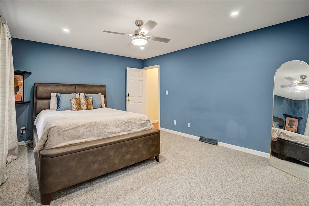 200 Lambert Ter # 11 Property Photo 12