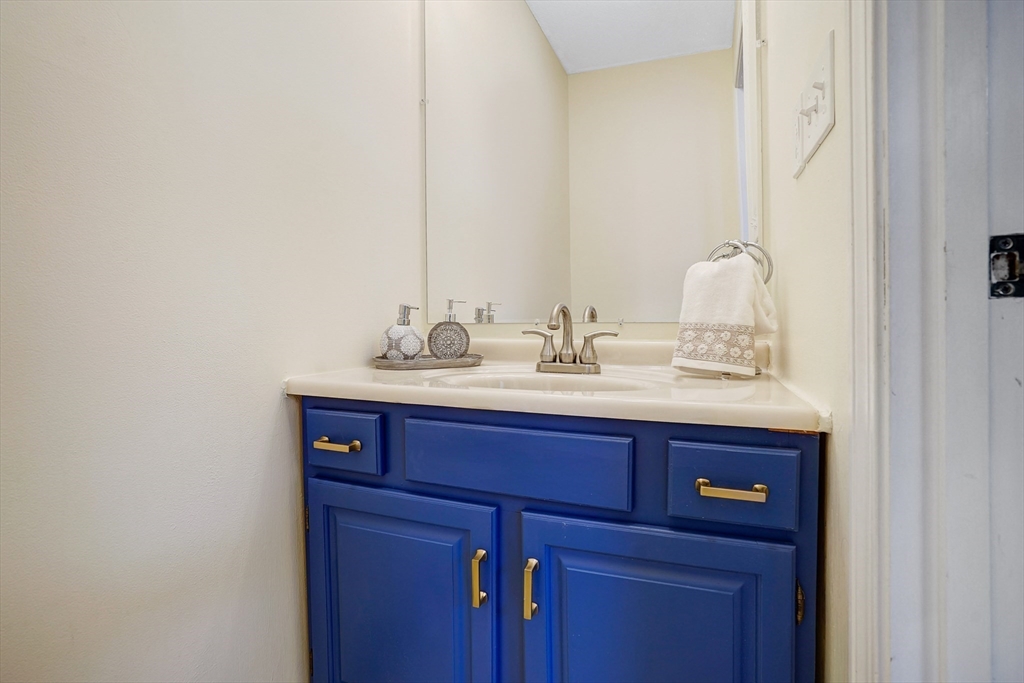 200 Lambert Ter # 11 Property Photo 17
