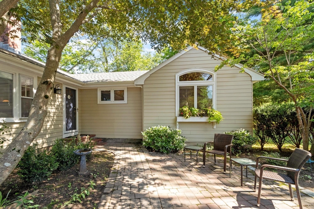 5 Hemlock Street Property Photo 2