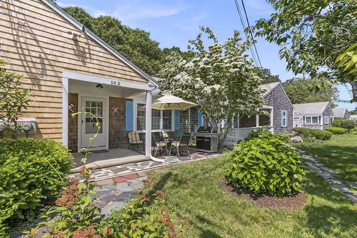 230 Gosnold Property Photo 4