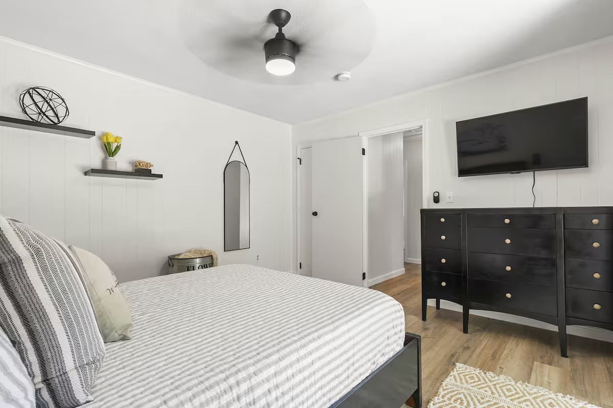 230 Gosnold Property Photo 22