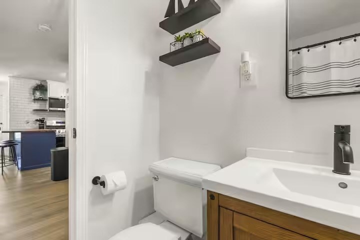 230 Gosnold Property Photo 25