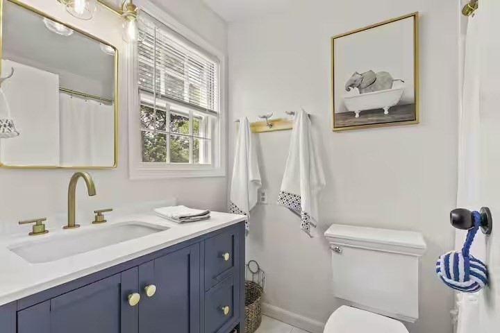 230 Gosnold Property Photo 36