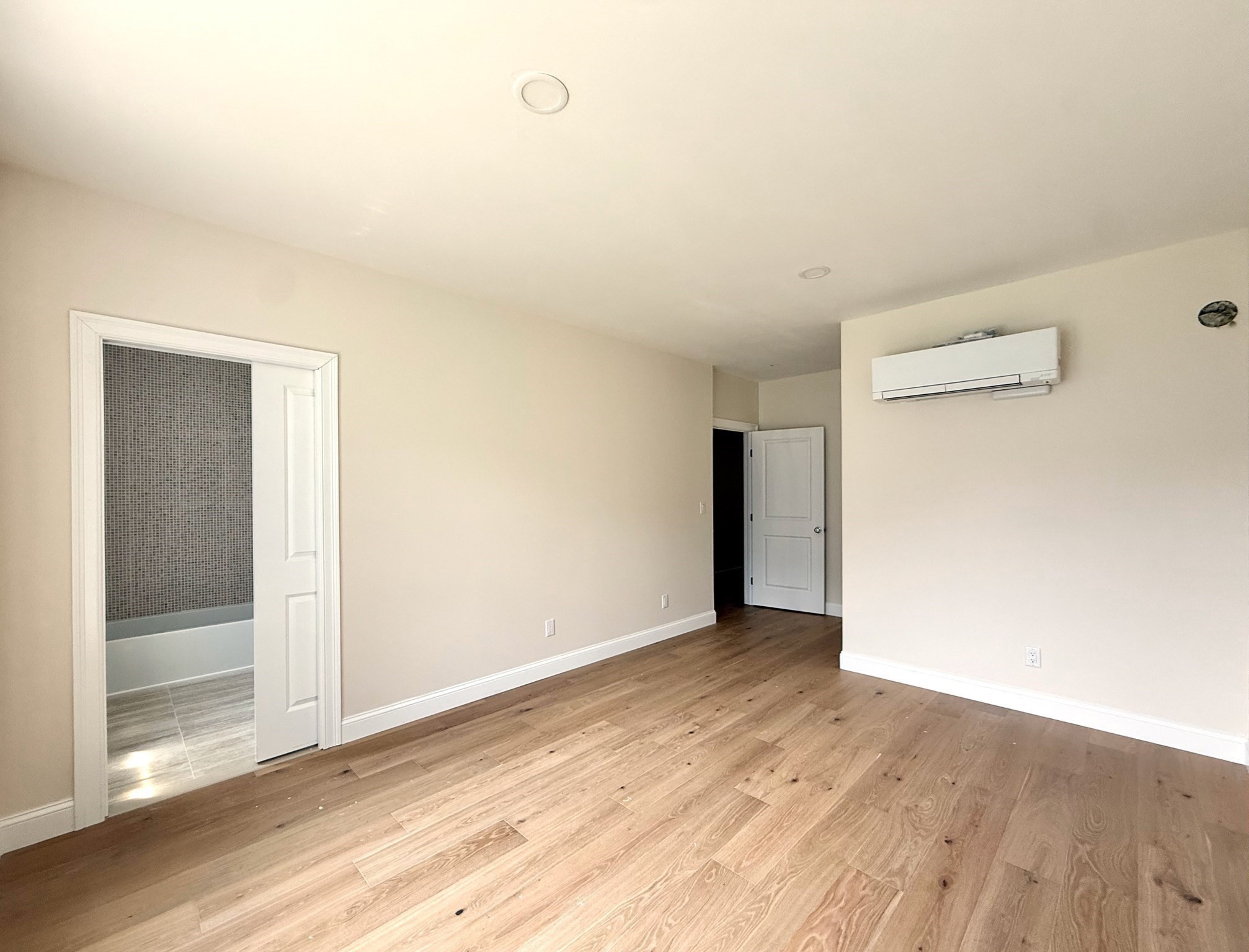94 Lyman Rd # A Property Photo 10