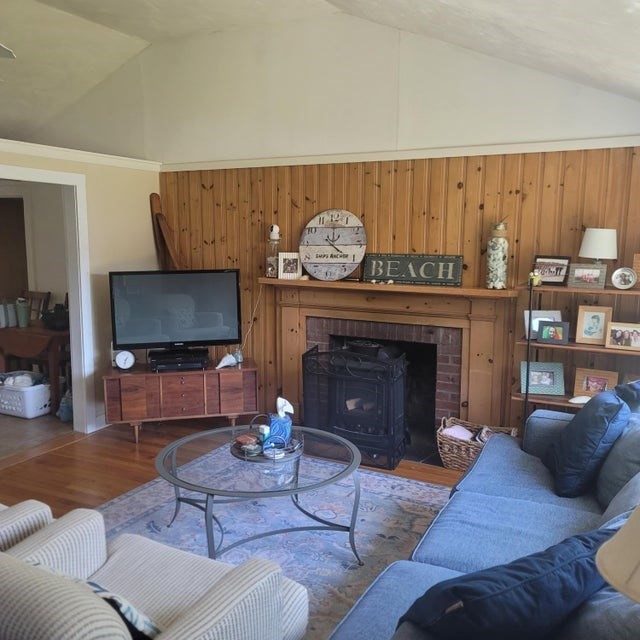 32 Chadwick Ave Property Photo 7