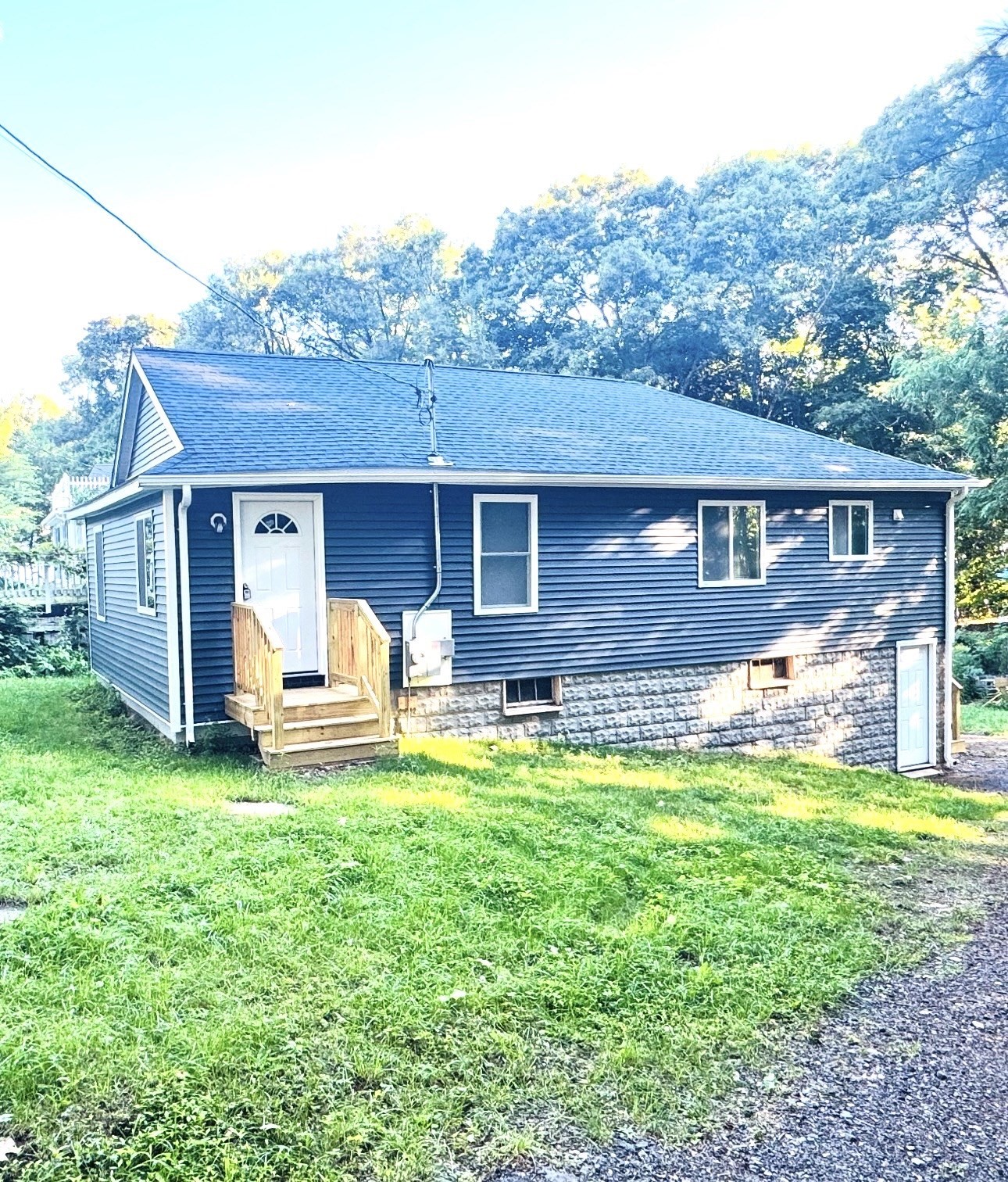 8 Robertson Dr Property Photo 1