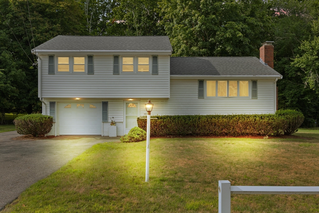1372 Pleasant St Property Photo 1