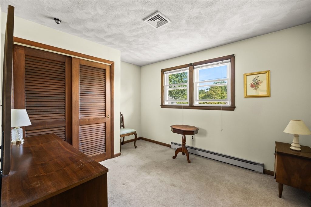 1372 Pleasant St Property Photo 17