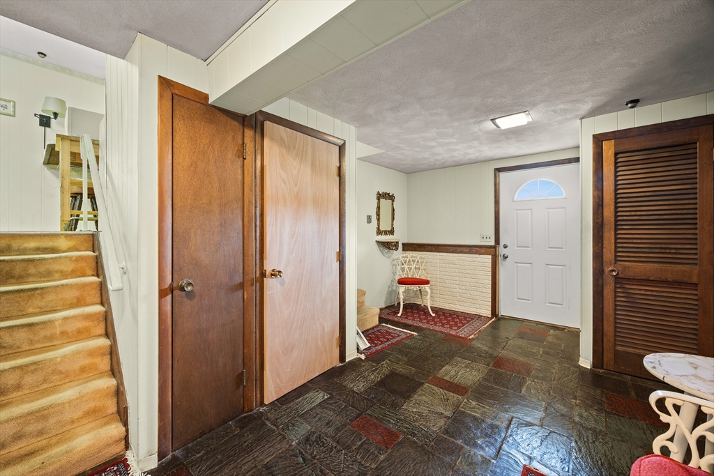 1372 Pleasant St Property Photo 29