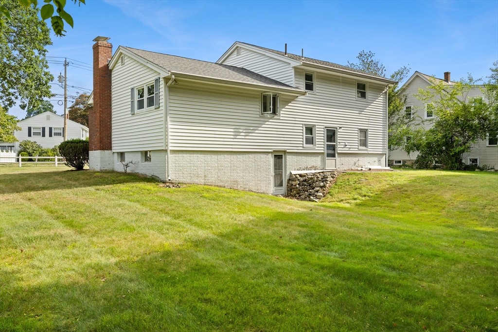 1372 Pleasant St Property Photo 30