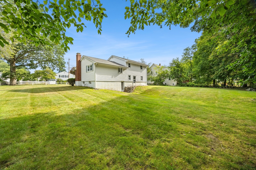 1372 Pleasant St Property Photo 31
