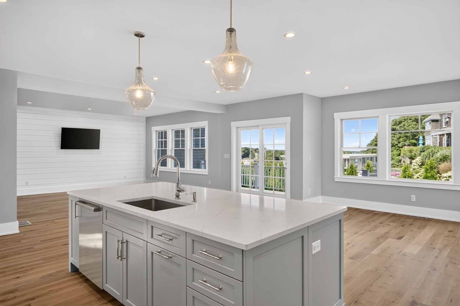 533 Woods Hole Road # B102 Property Photo 5