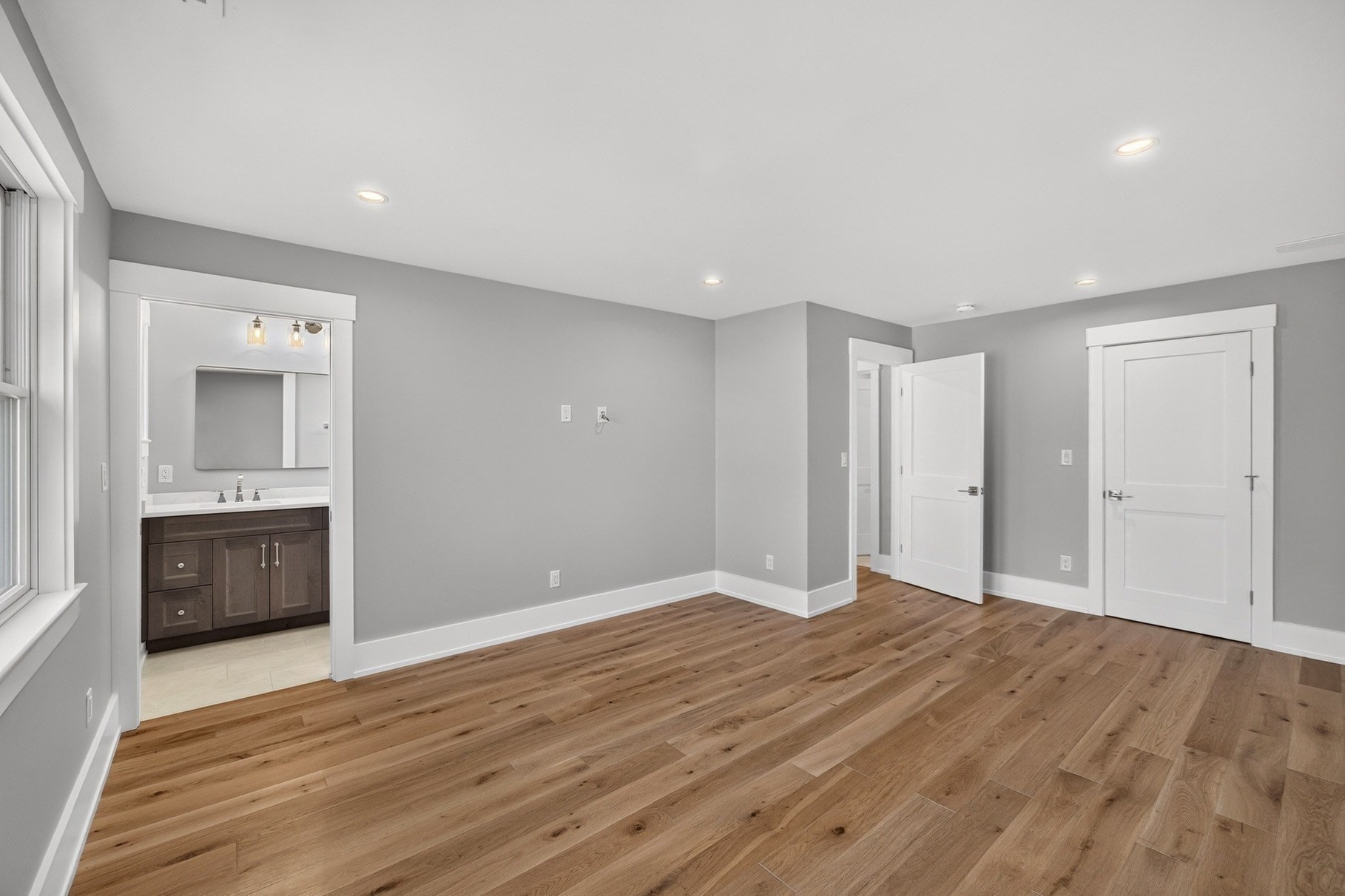 533 Woods Hole Road # B102 Property Photo 22
