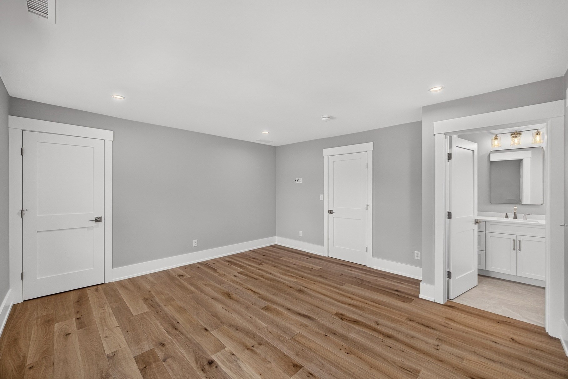 533 Woods Hole Road # B102 Property Photo 27