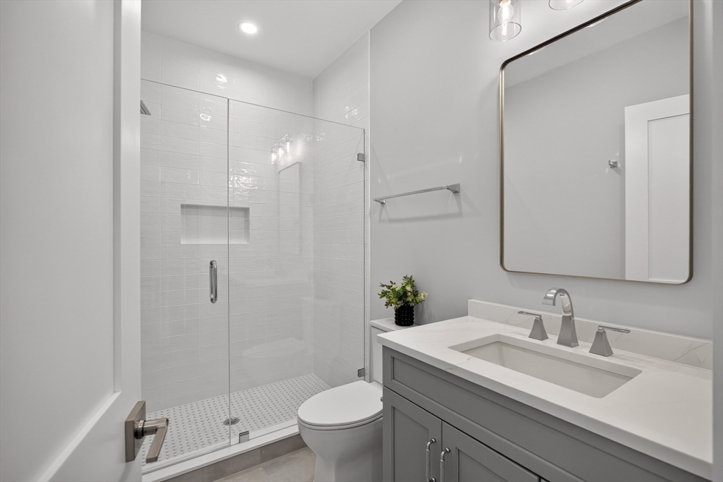 533 Woods Hole Road # B101 Property Photo 17