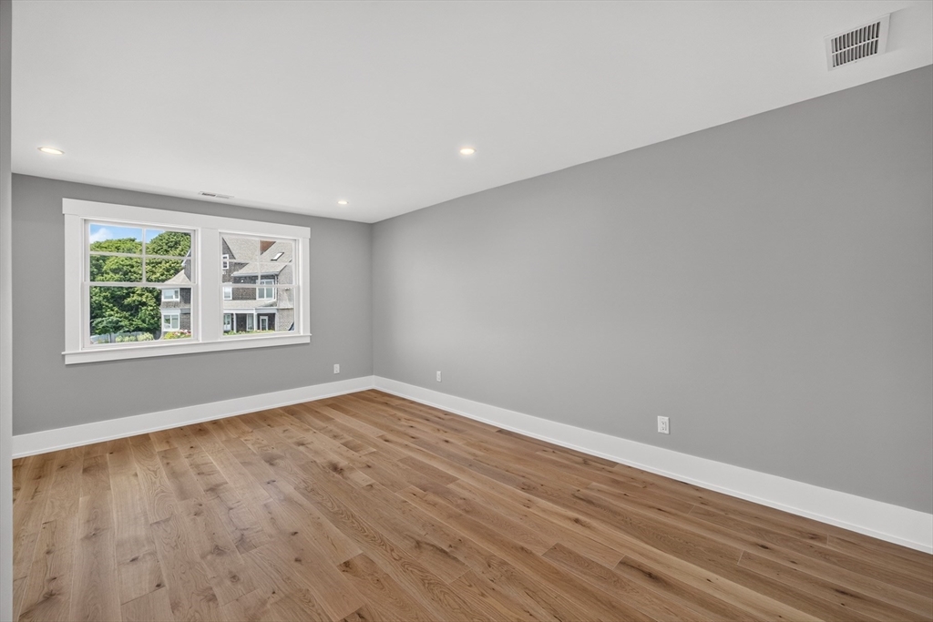 533 Woods Hole Road # B101 Property Photo 23