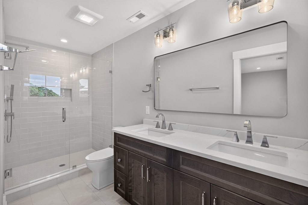 533 Woods Hole Road # B101 Property Photo 26