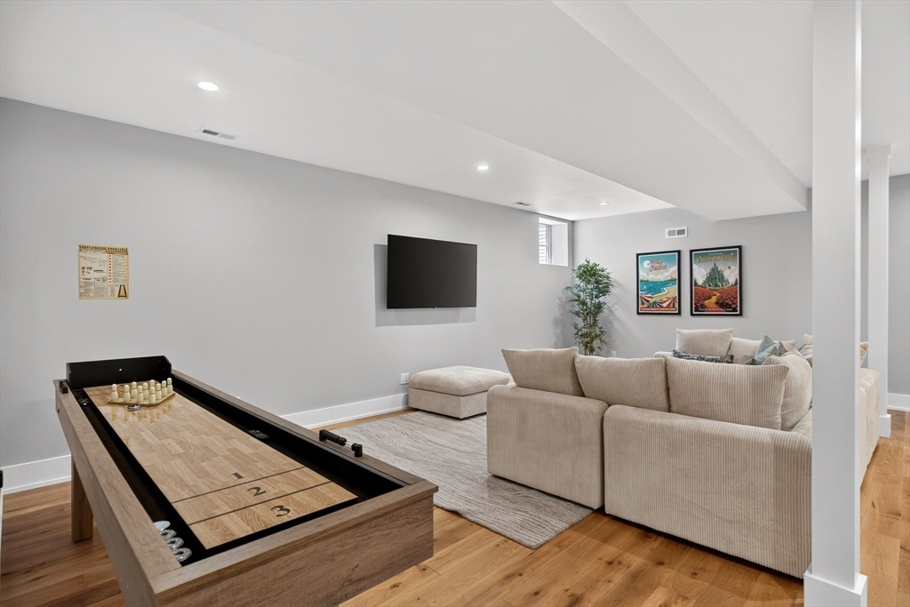533 Woods Hole Road # B101 Property Photo 28