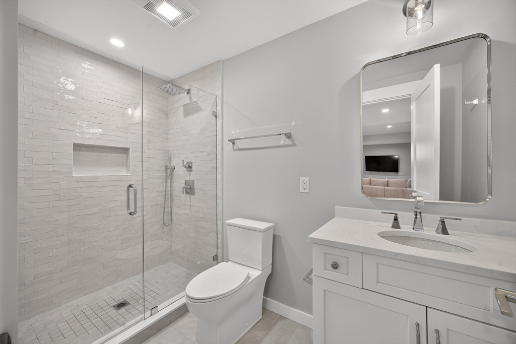 533 Woods Hole Road # B101 Property Photo 31