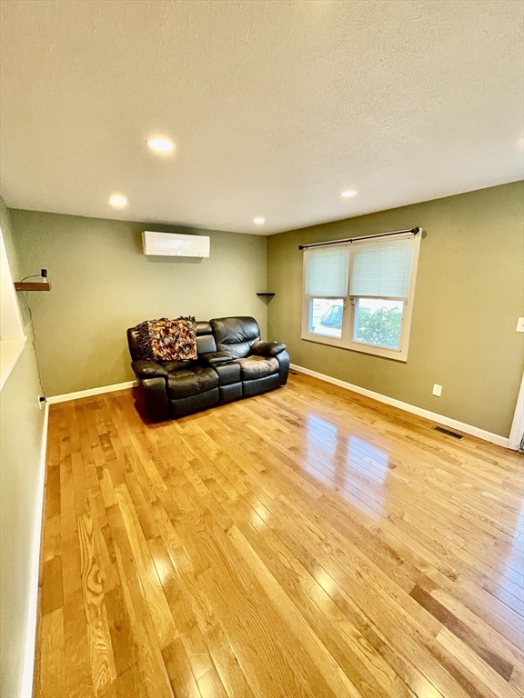 477 Clark St Property Photo 6