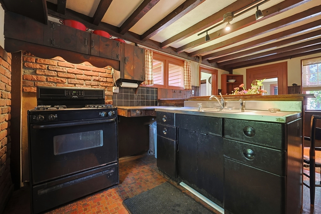 430 Franklin St. Property Photo 13