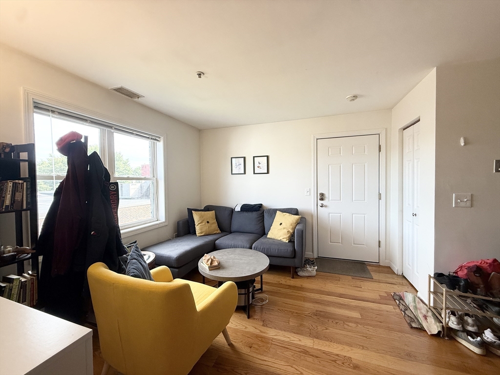 660 Cambridge St # 402 Property Photo 2