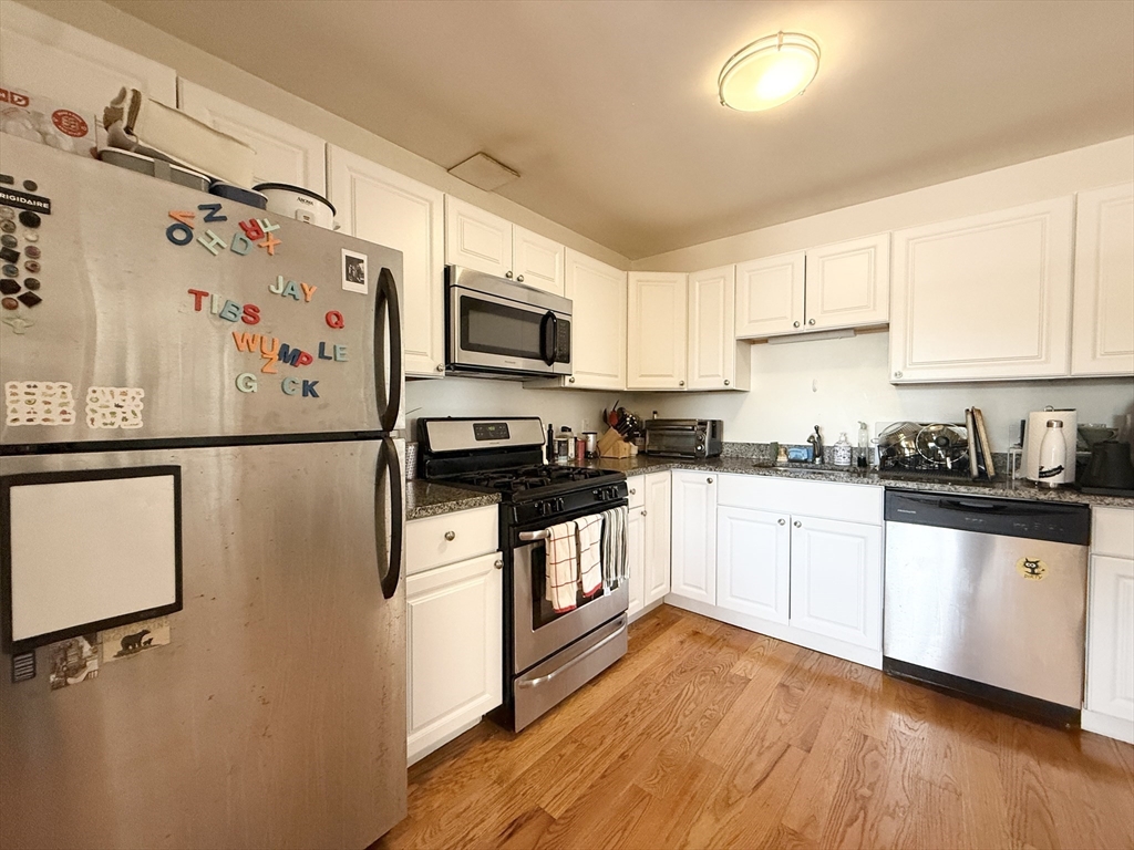 660 Cambridge St # 402 Property Photo 4