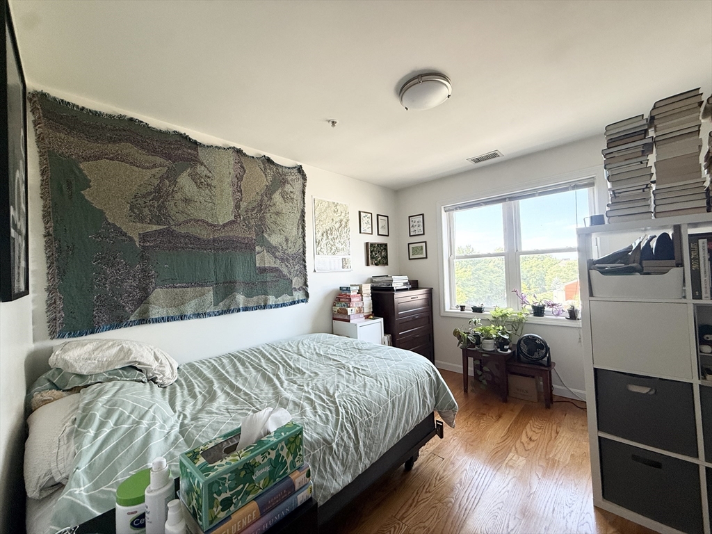 660 Cambridge St # 402 Property Photo 6