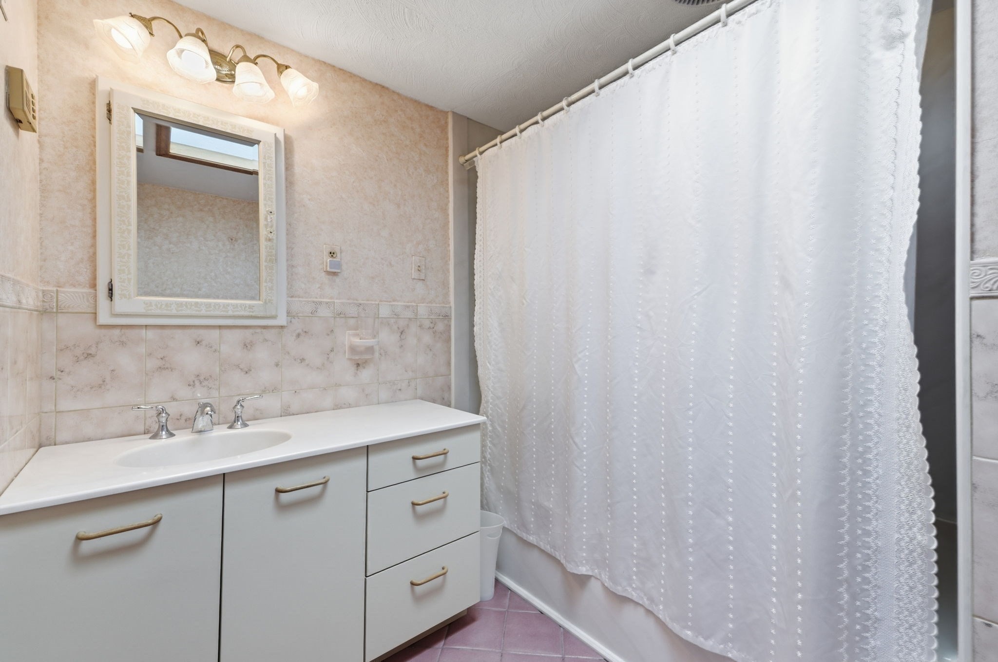 47 Collins Rd Property Photo 16