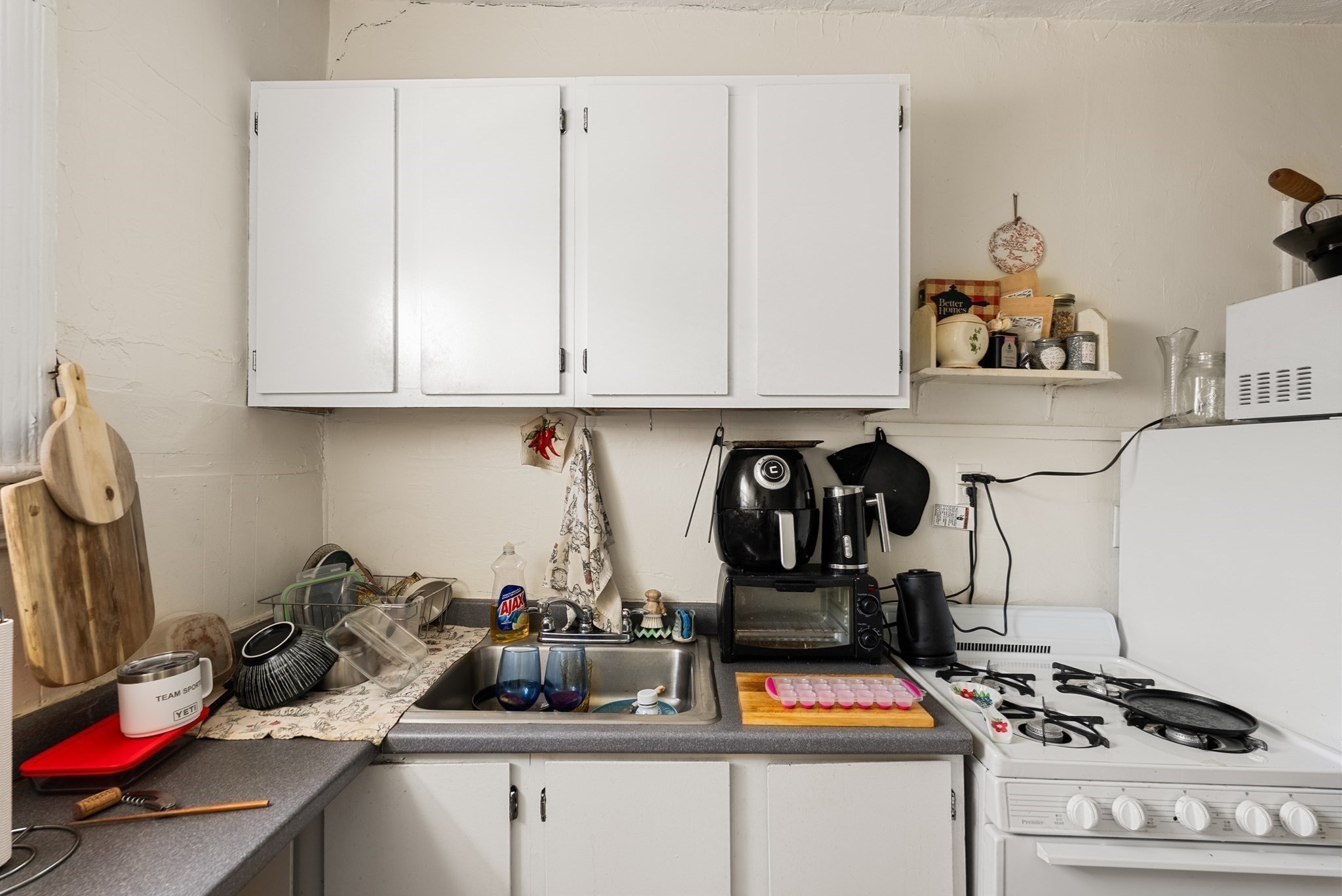185-187 Lowell Street Property Photo 10