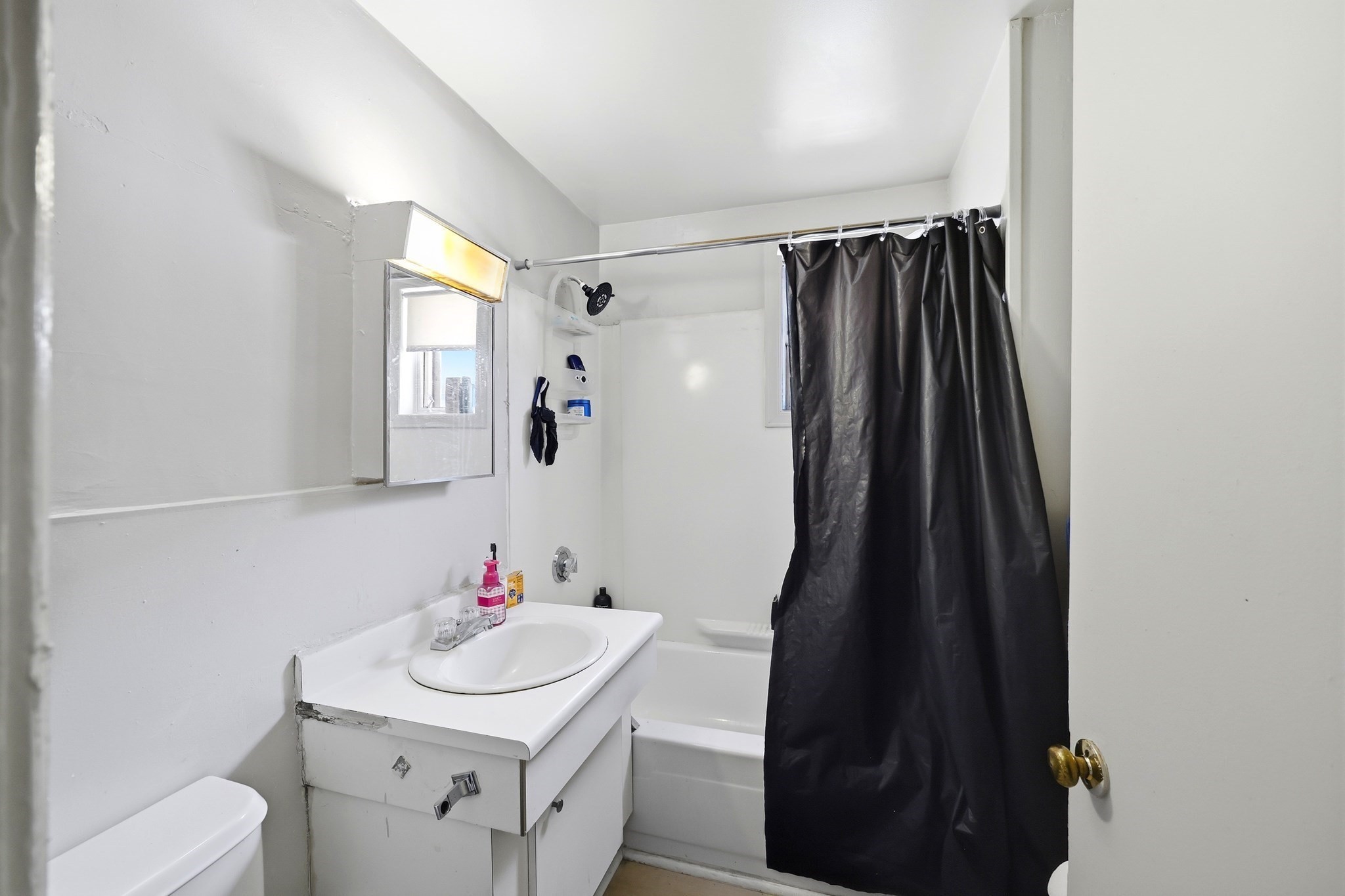 109 Grover St Property Photo 12