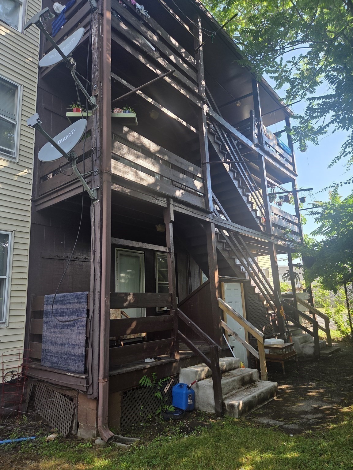 109 Grover St Property Photo 22