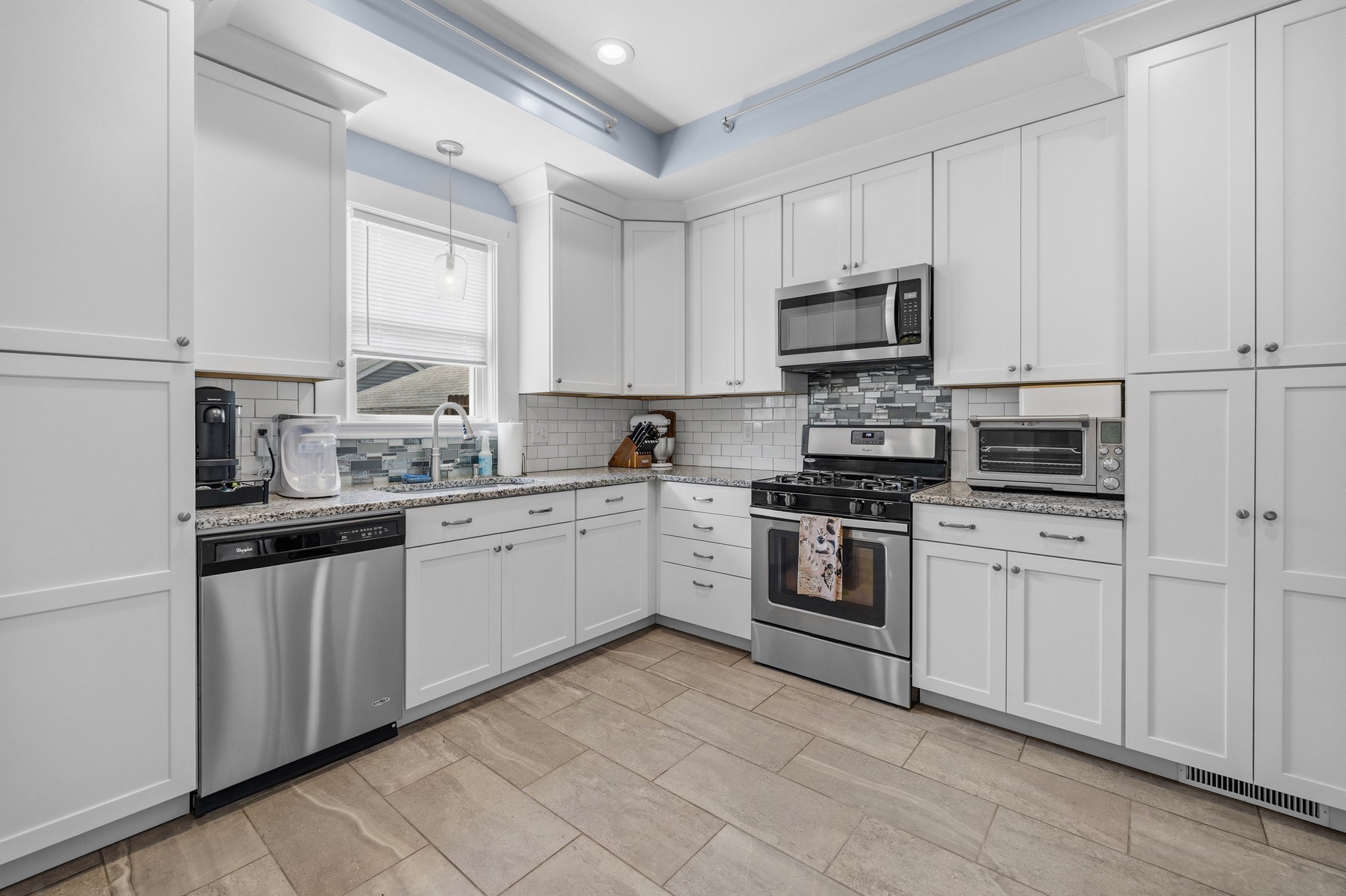 109 Stephen St Property Photo 3