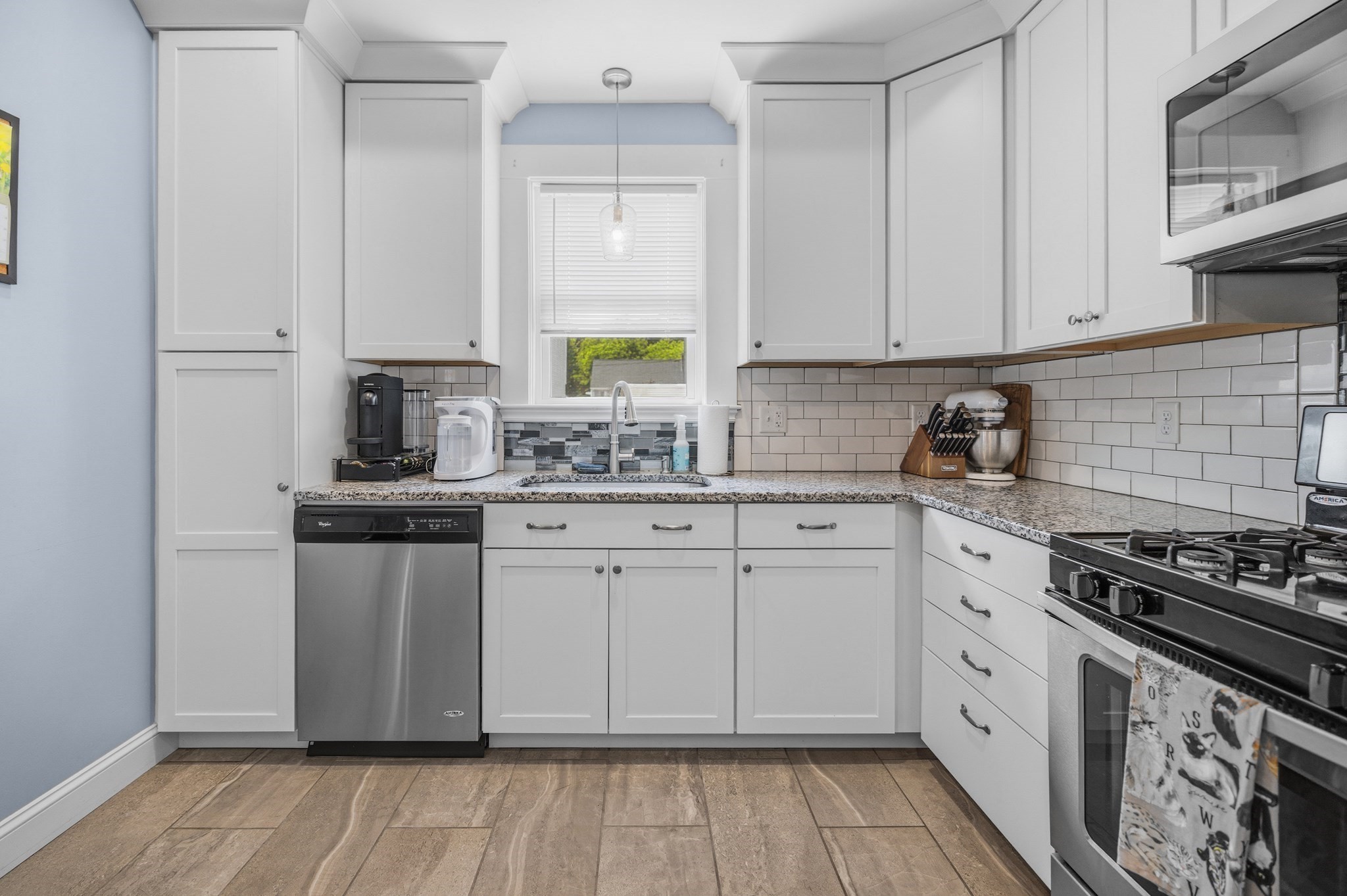 109 Stephen St Property Photo 5