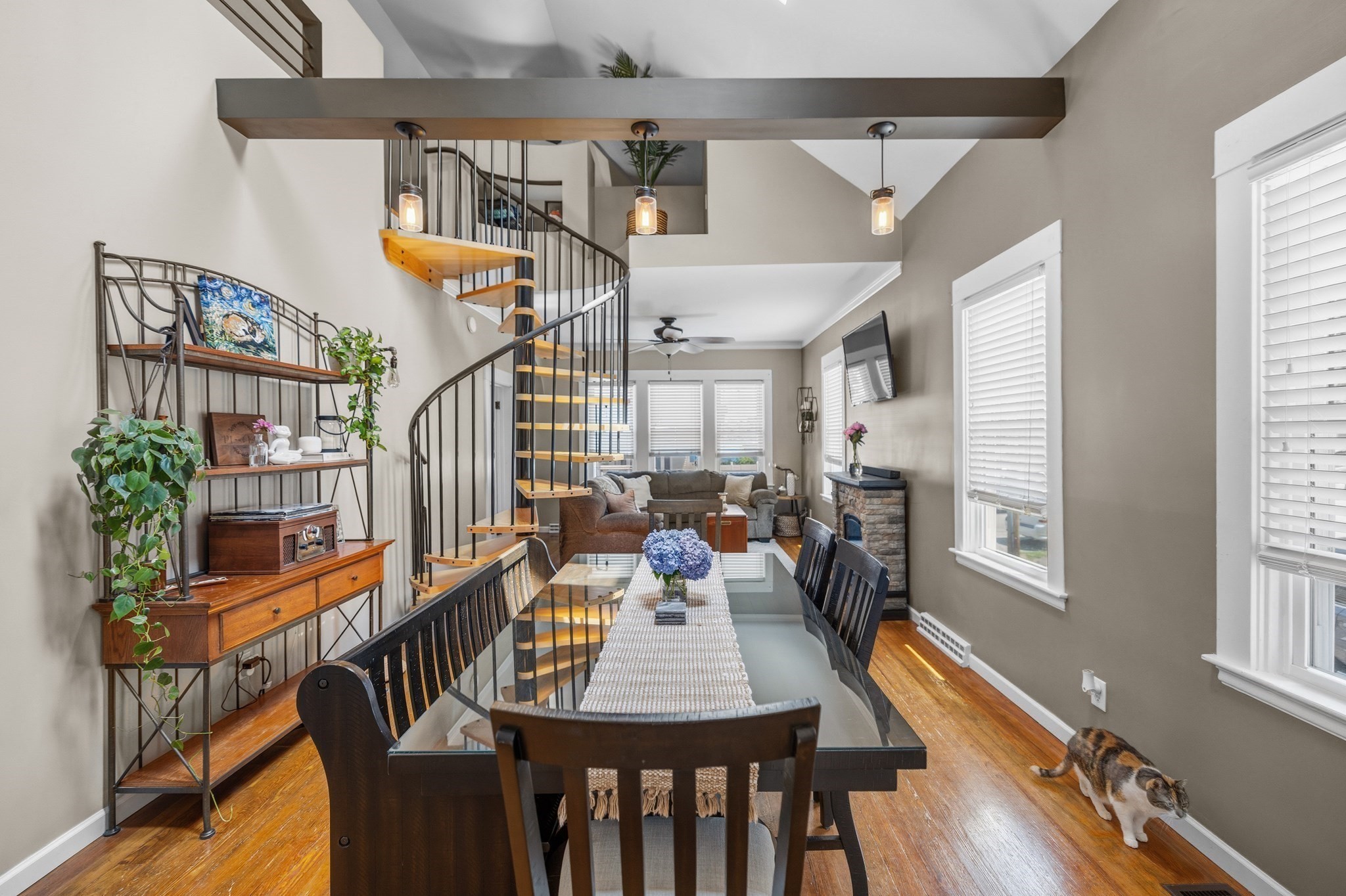 109 Stephen St Property Photo 10