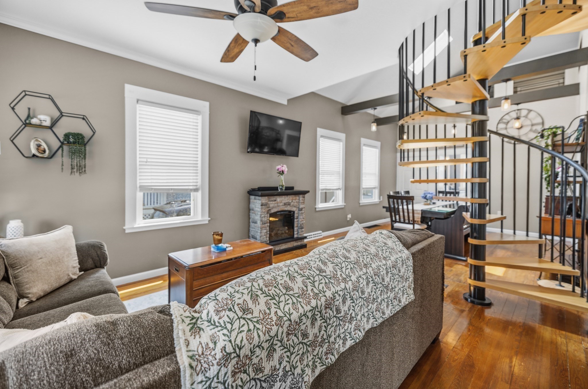 109 Stephen St Property Photo 13