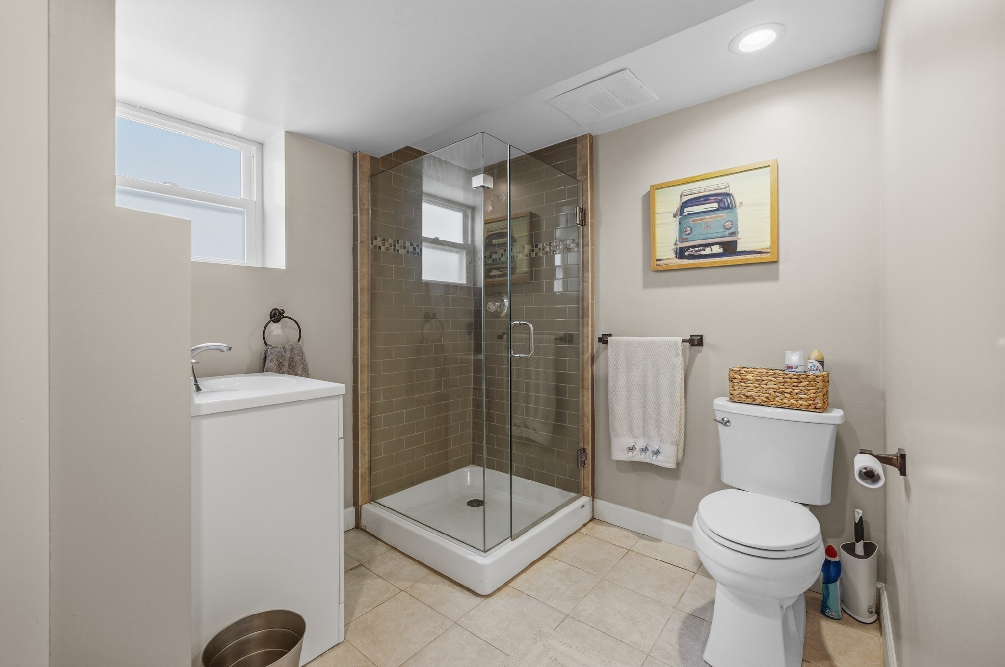 109 Stephen St Property Photo 24
