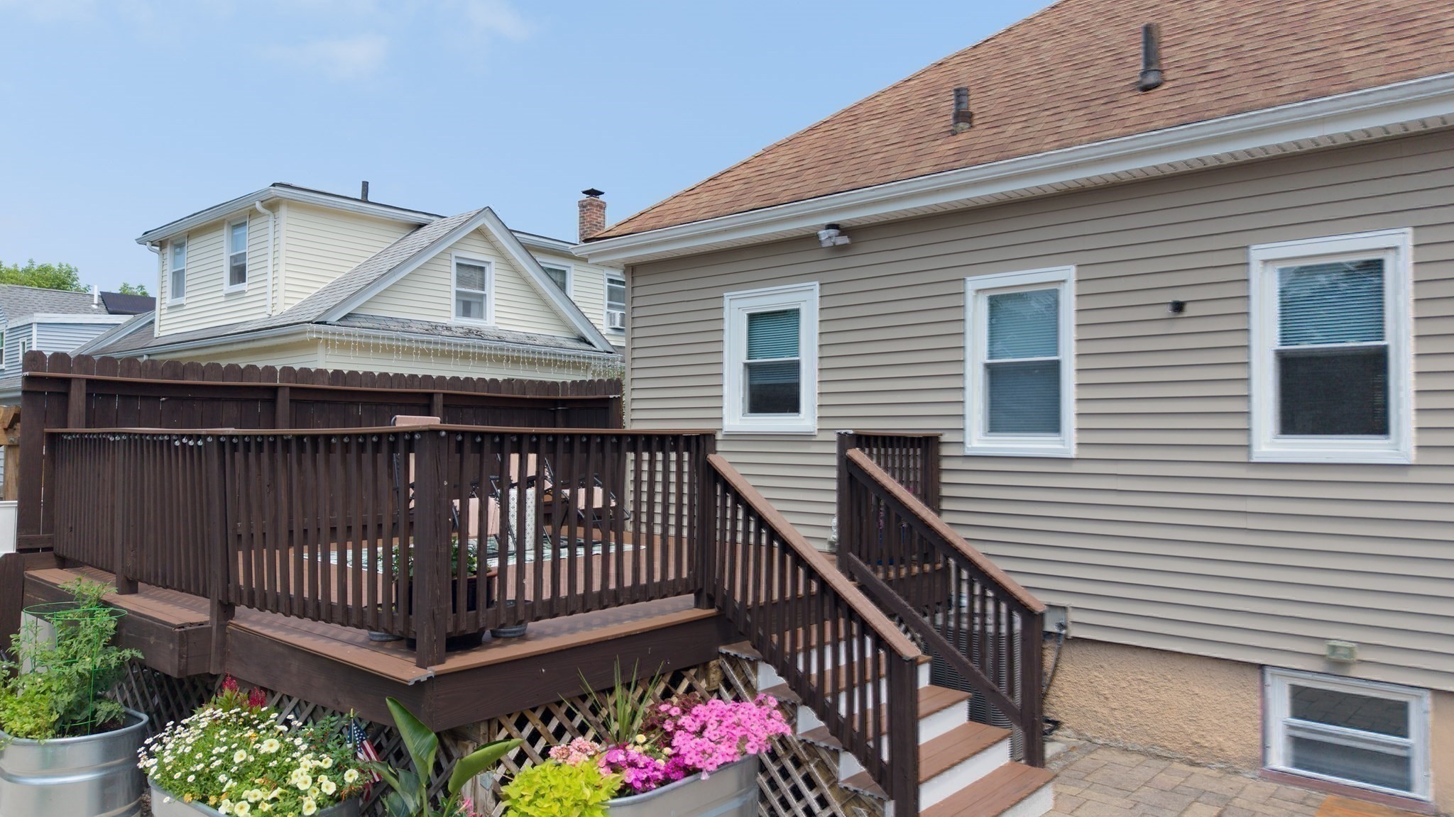 109 Stephen St Property Photo 32