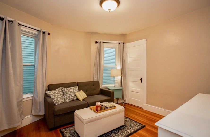 19 Hallam # 2 Property Photo 9