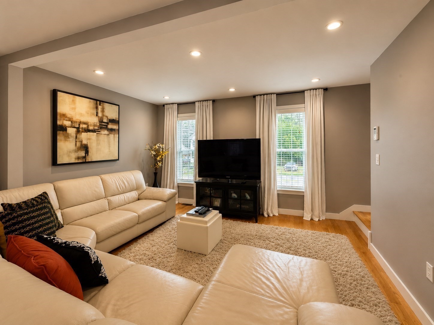 24 Beach St Property Photo 6