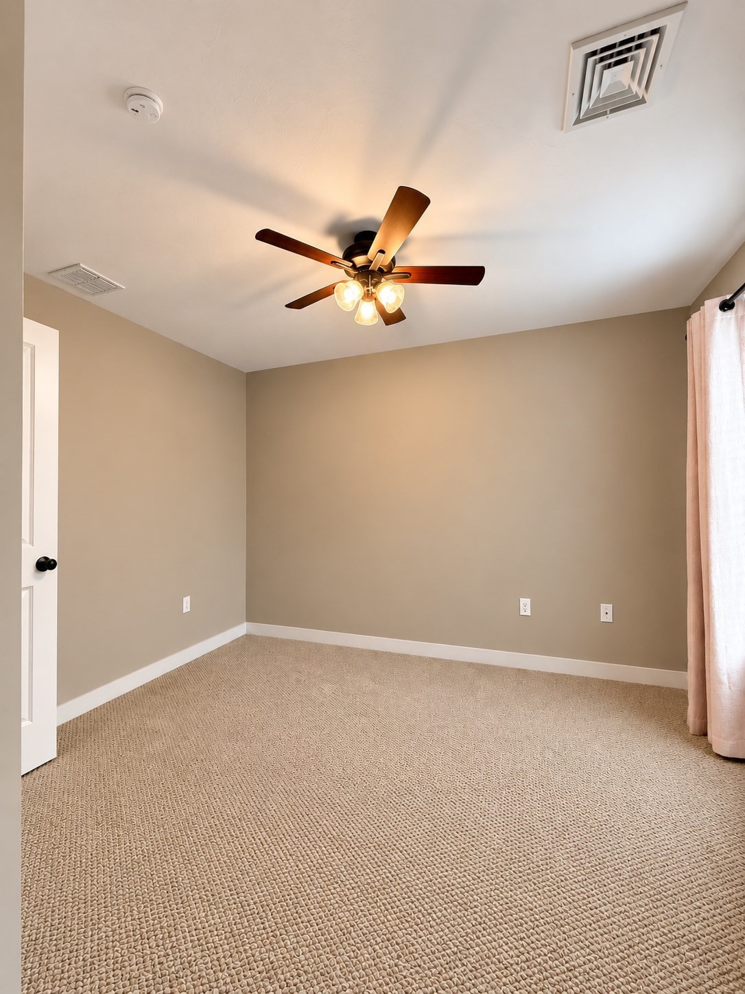24 Beach St Property Photo 17