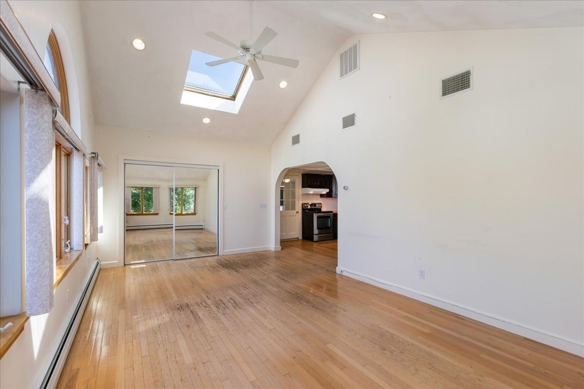 8 Luzitania Ave Property Photo 8