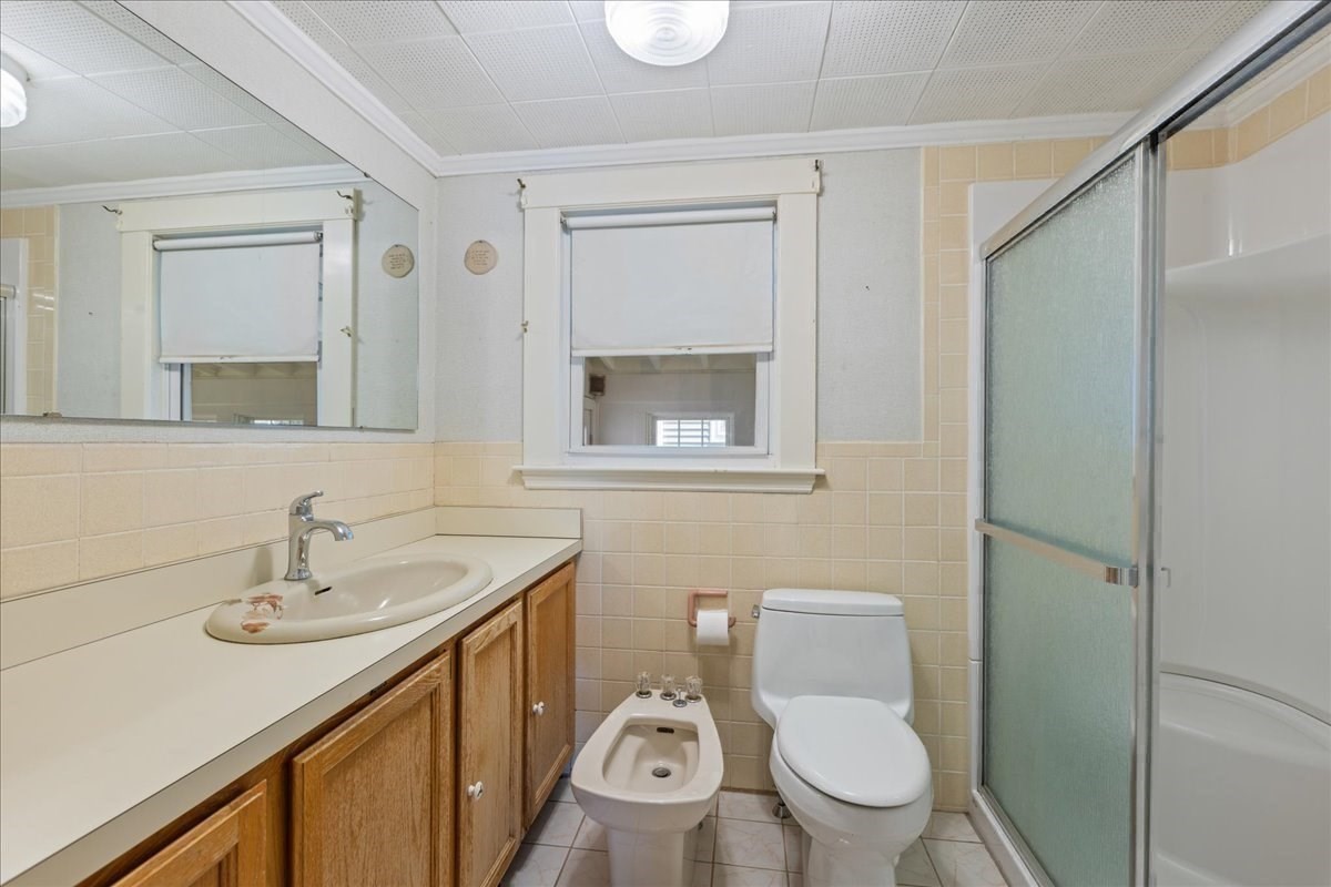 8 Luzitania Ave Property Photo 13