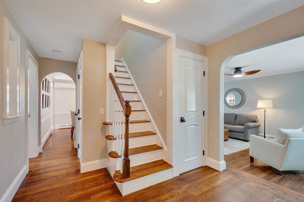 70 Berwick Pl Property Photo 4
