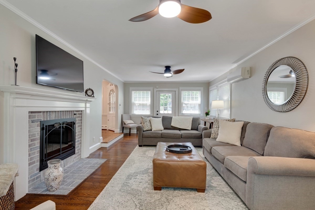 70 Berwick Pl Property Photo 8