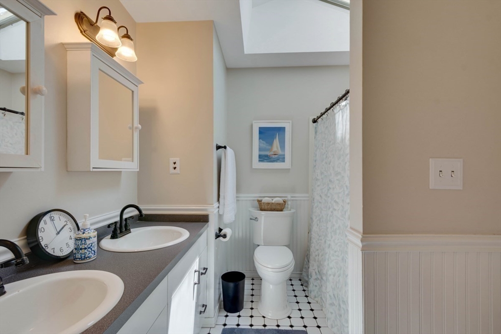 70 Berwick Pl Property Photo 29